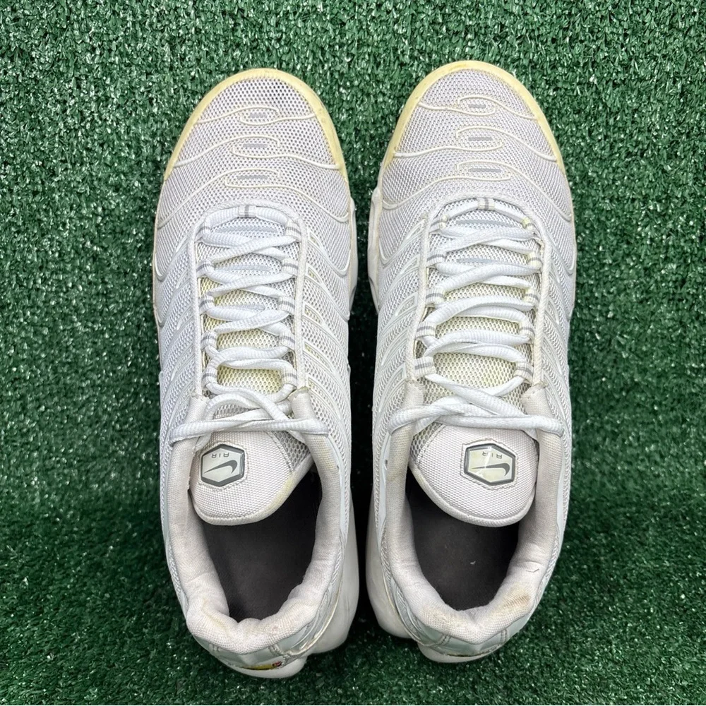 Nike Air Max Plus Casual Running Shoe Triple White  604133-139 Men’s Size‎ 11.5
